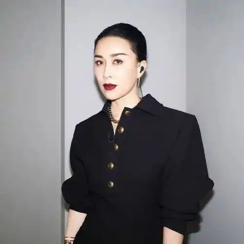 一问一答 | 胡歌,那英和蓝台,王一博于适,古力娜扎,留守男星,蔡徐坤