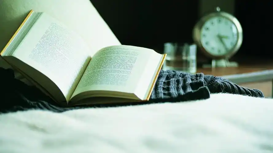 清新淡雅书本文艺风格桌面壁纸下载 第二辑