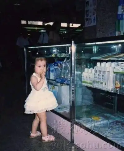 "跑男"女神angelababy童年照曝光,看看baby小时候是什么样的.