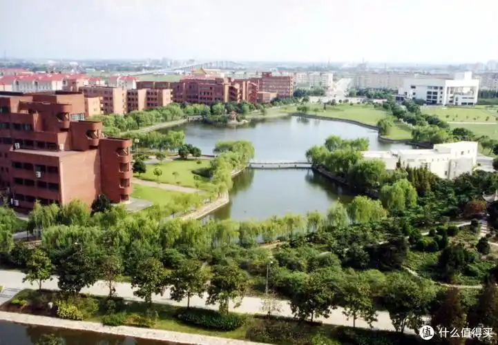微旅游 篇二十一:上海交通大学全景风景照/闵行交大的建筑风景色彩