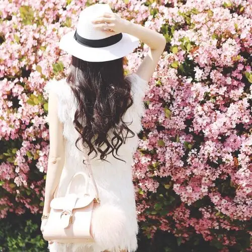 女头,背影,by.楼语烟.