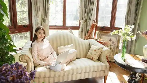 "姑姑手伸太长,夹着我家肉了!"侄子童言无忌让全家人都轻松了