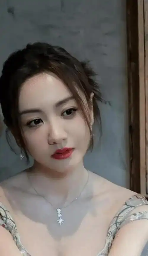 杨蓉高清美图_网易订阅