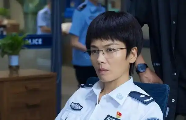 警花别硬演有人英姿飒爽演出警魂有人敷衍把观众当傻子