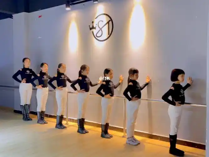 每日穿搭  #少儿形体模特  #少儿模特培训