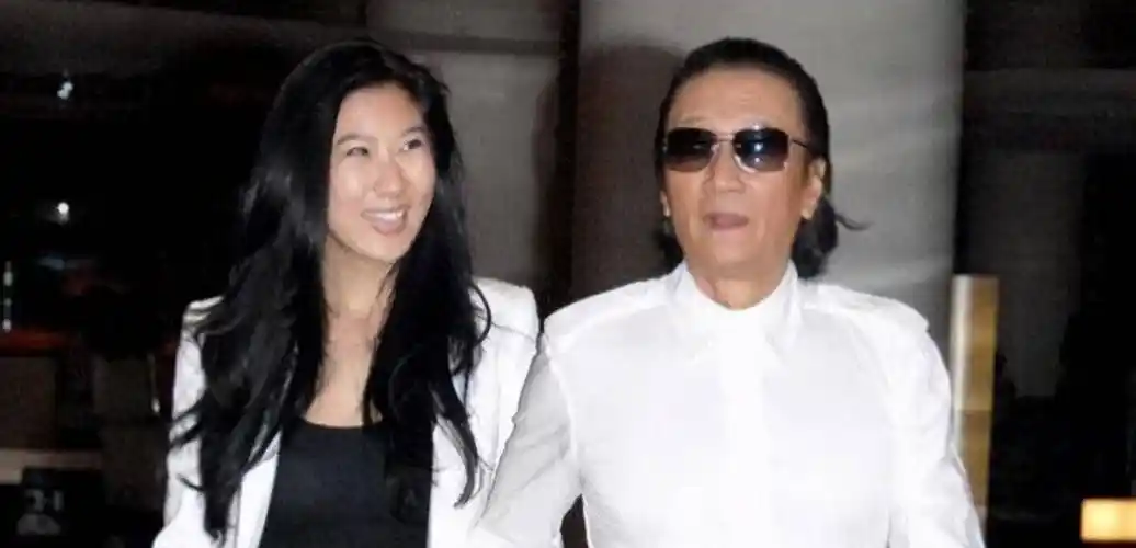 比谢贤小46岁的她两人在一起12年分手后胖成大妈无人敢娶