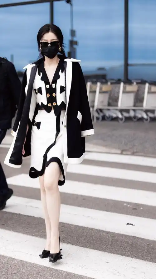 虞书欣米兰时装周##moschino品牌代言人虞书欣##今日星拍放送