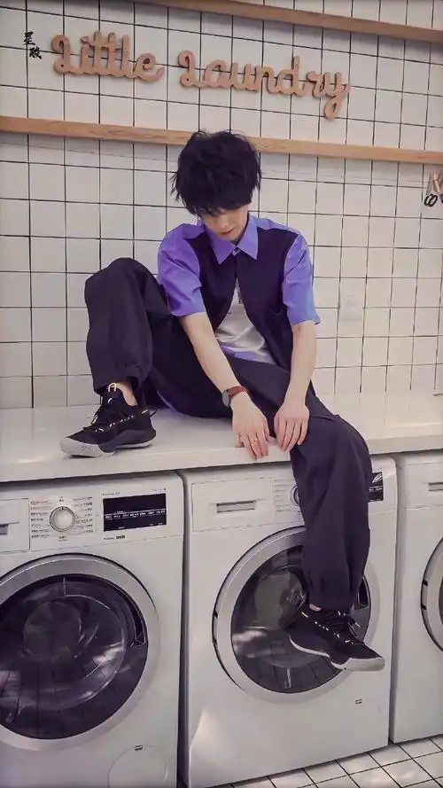 华晨宇香港预售时间#  我们飒飒  帅的太超过了 说不出什么话来了