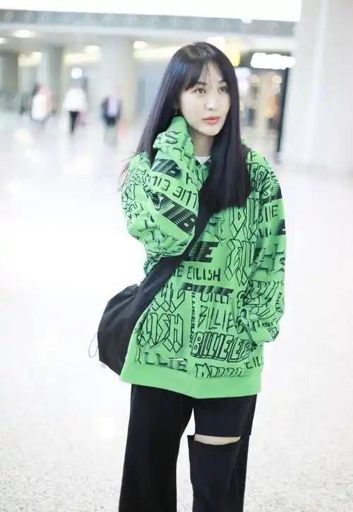 李菲儿乘风破浪,清风鉴水明月天衣,孔孟济宁摄影文学随笔札记_生活