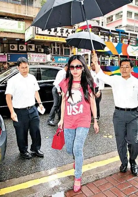 麦玲玲评价甘比面相