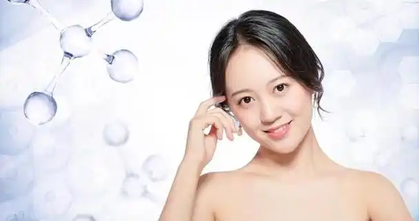 而且在合照的时候,皮肤白皙的女孩子总是会很出圈,很漂亮.