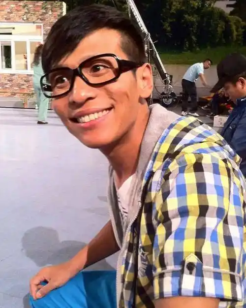 宋小宝:与相伴7年发妻离婚后,转身娶小8岁粉丝,今婚姻状况如何_霍晓红