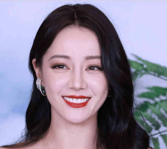 迪丽热巴吐槽节目组截丑图,遭反怼没有自知之明_热巴来_形象_镜头