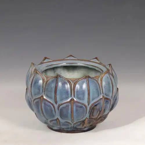 宋钧窑葡萄紫釉莲瓣洗 高12cm 口径15cm