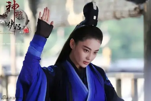 新版李莫愁走红 盘点张馨予时尚美照