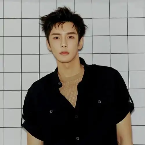 资料>别名:冯仕吉(本名)[1],liam[17]性别:男国籍:中国身高:188体重