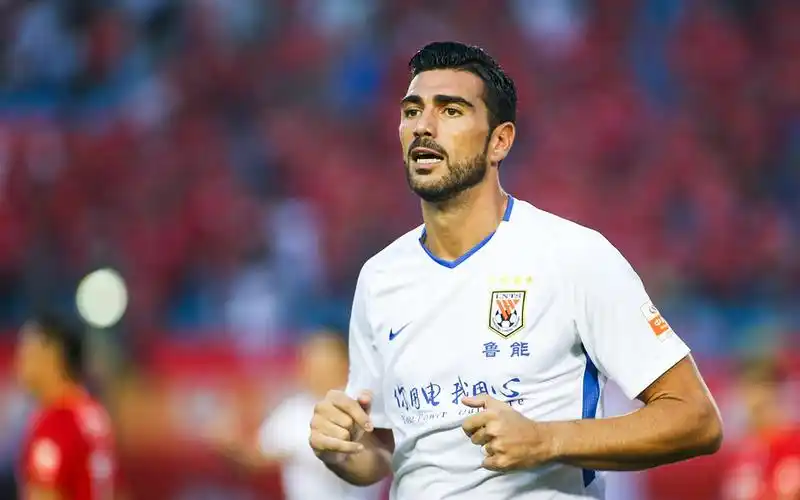 董路再次"强调"山东鲁能队长该换人了 佩莱终于过了把瘾