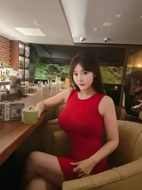 36d大连"奶糖妹妹"私照公开:绝美身材让人沦陷了._健身_女生_女孩