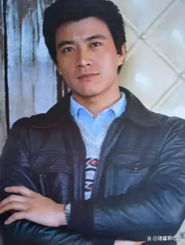 周里京一生之痛难抚平幸有小10岁张巍相伴余生不再孤单