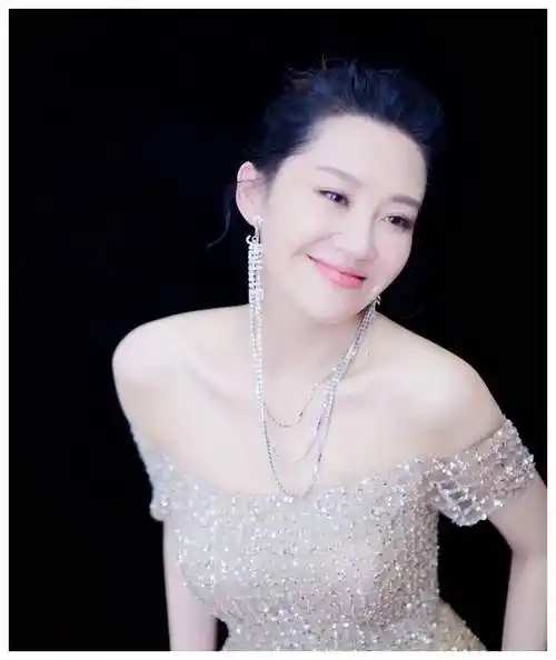 许晴:不老女神的魅力,她的情感生活让人着迷!_演技__
