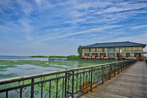 "长荡湖"位于常州金坛区东南部,跨金坛,溧阳两地,为江苏十大淡水湖之