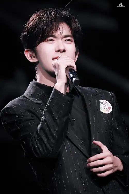 易烊千玺不辞星海舞台