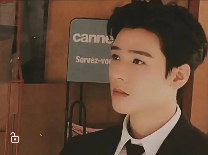 龚俊复古citywalk——喜欢这调调!