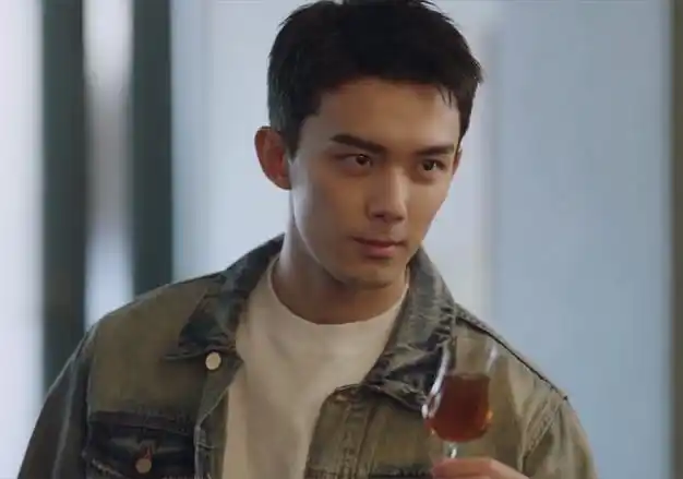 在暴雪时分首播吴磊把直男演绎到了极致赵今麦像直女