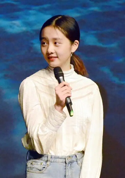 黄多多气质#黄磊14岁女儿黄忆慈近照曝光!