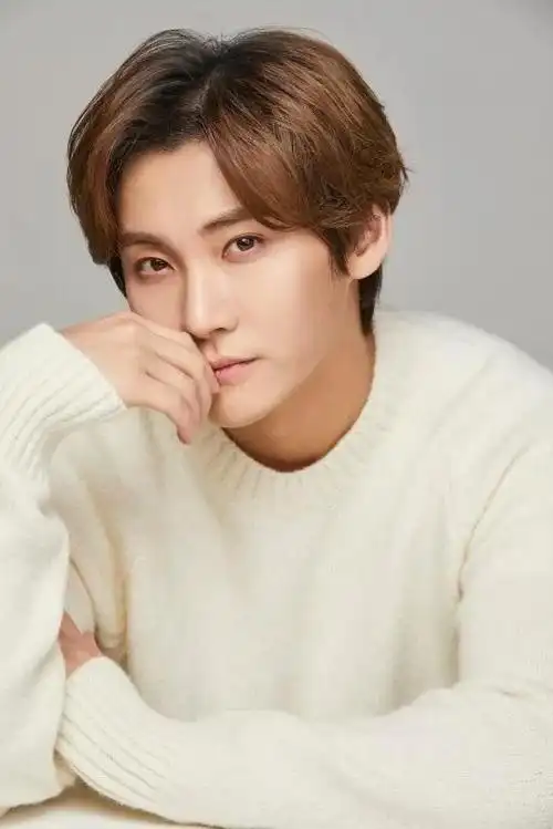 该负责人表示:"我们知道宋承宪自2019年专属合同结束后退队以来,一直