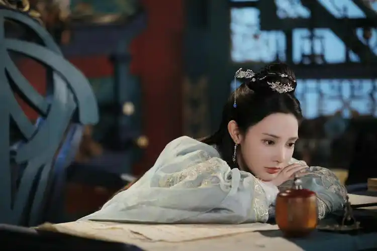 彭小苒新剧古装扮相倍受好评网友快快出演仙侠剧