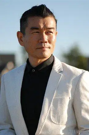 许天路处心积虑设局谋夺何眉的财产,在法庭上恶人先告状,设计捉起妻子