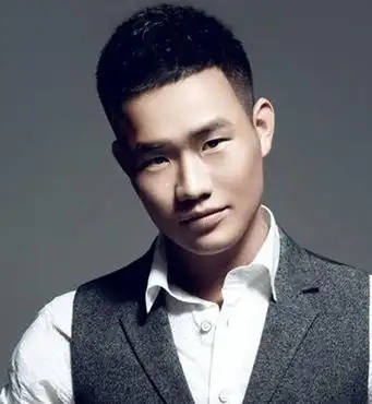 寸板头男生短发发型 夏季避暑中国好发型圆脸适合圆寸吗 圆寸适合什么