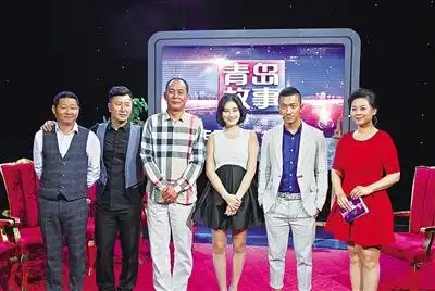 左三:张光北 左四:牛丽燕