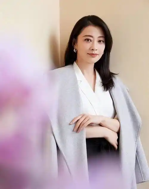 梅婷解衣露乳引非议,网络流量不增反减!追求噱头不是捷径!