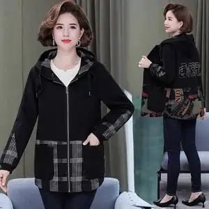 牛仔布妈妈春秋装洋气上衣服装中年女装开衫中老年人连帽外套50岁