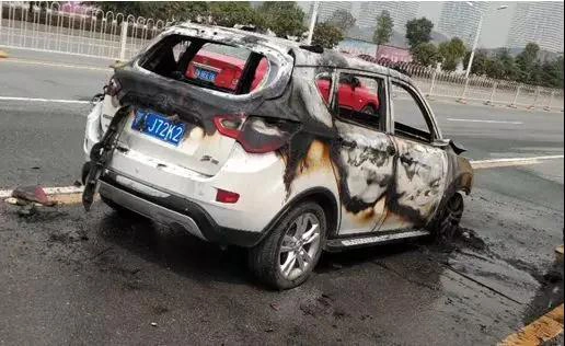 销量极速下跌,产品力崩塌, cs55轻年版难成救火英雄!