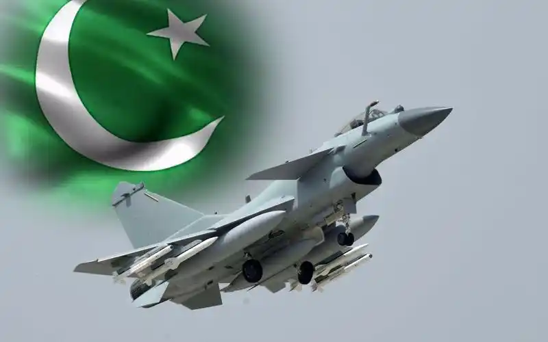 歼-10ce正式入列巴铁空军