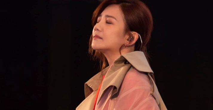 梁静茹坦言离婚后常觉心酸,关于再婚:"需要慢慢找回勇气!