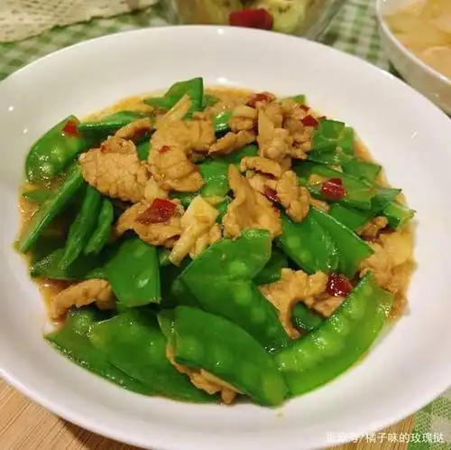 美食家常菜推荐:荷兰豆小炒肉片,紫苏焖鸡爪,西兰花炒海鲜