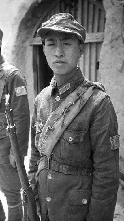 带有领章军衔的八路军照片你见过吗?