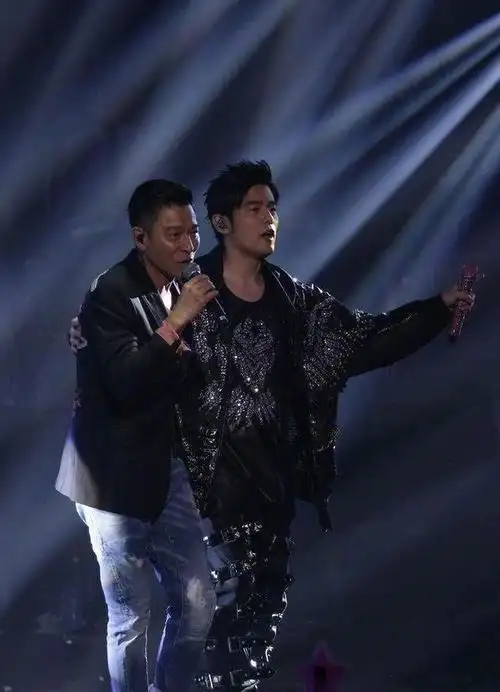 周杰伦谈和张学友合作他是在我歌词出现的歌神曾被刘德华拒绝