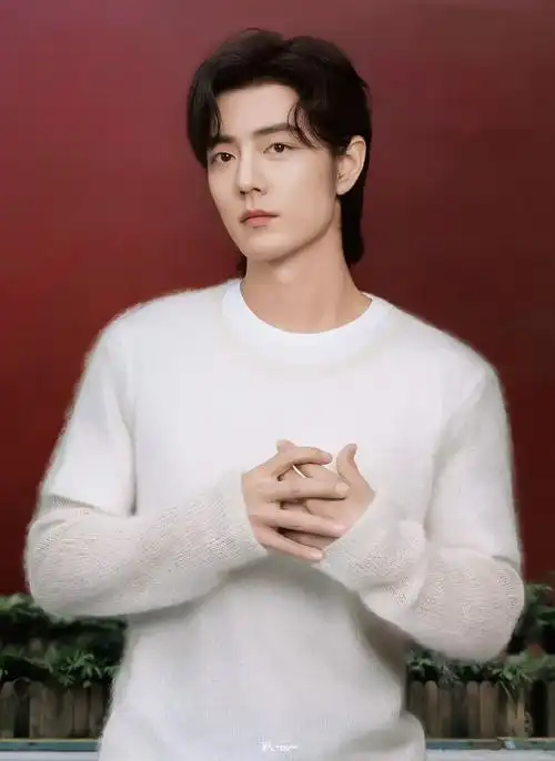 肖战gucci品牌代言人#肖战同款马海毛和真丝混纺半透明毛衣上身啦!