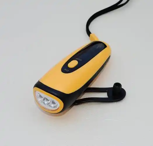 新品led手电筒手摇发电usb充电给手机充电小巧实