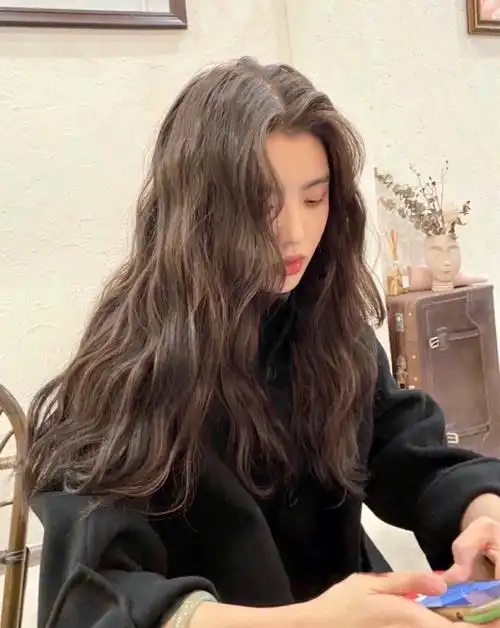 头顶塌75圆脸女生不能错过的法式烫蛋卷头75