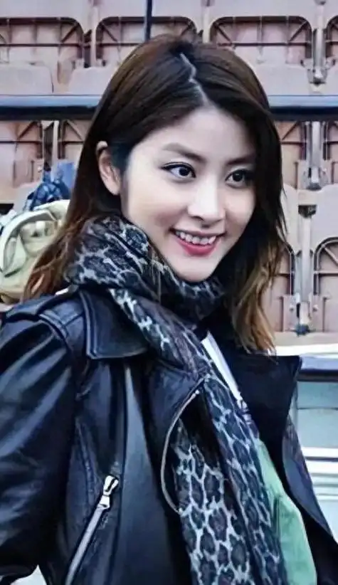 51岁陈慧琳近照曝光看着像二十多岁网友状态真好脸也真大