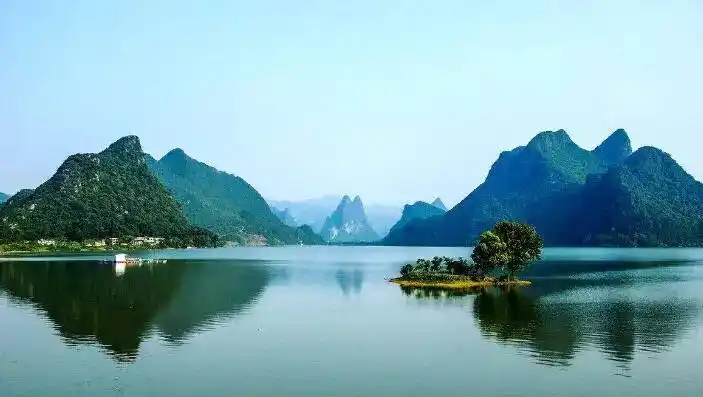 未来两年审辨官得"禄勋"吉星庇佑,因好运影响,有望告别上个月事业运