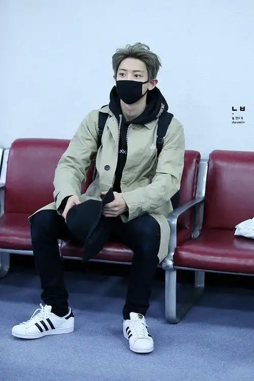 点击就看地团真男人朴灿烈是女的