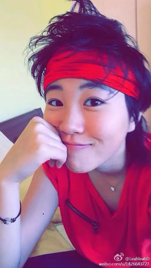 窦靖童承认出柜疑恋上服装设计师rebecca