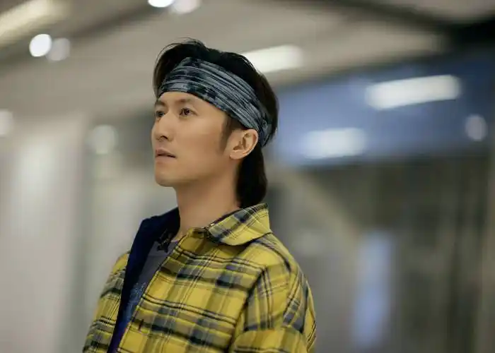 谢霆锋飞行音综《青年派计划》 解锁音乐的先锋意味_选手_比赛_舞台